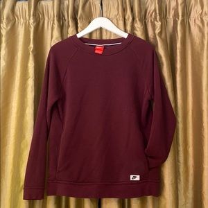 Nike • Raglan Pocket Pullover